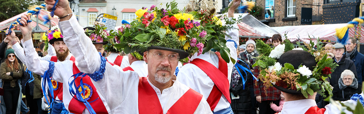 Charlotte-Gale-Knaresborough-Christmas-Market-Entertainment.jpg